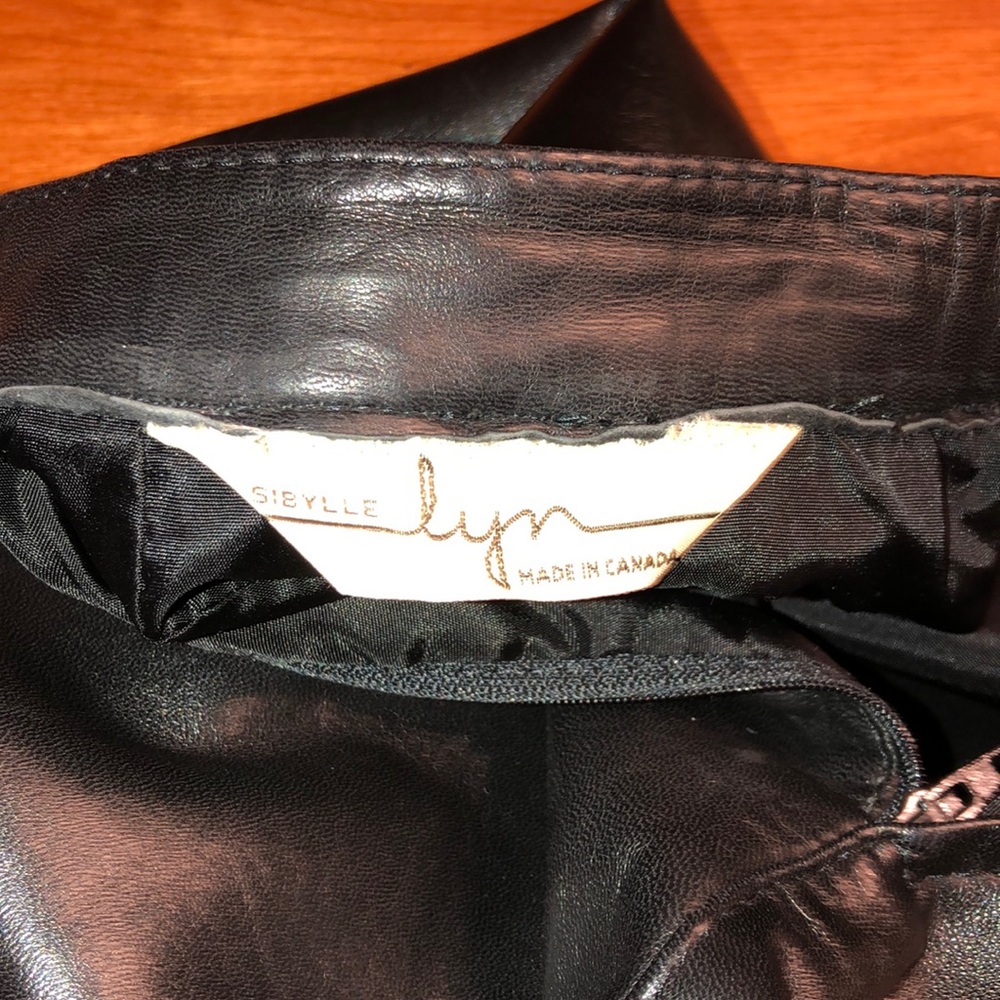 Black Lamb  Leather skirt.  by SIBYLLE  LYN. - Picture 6 of 8